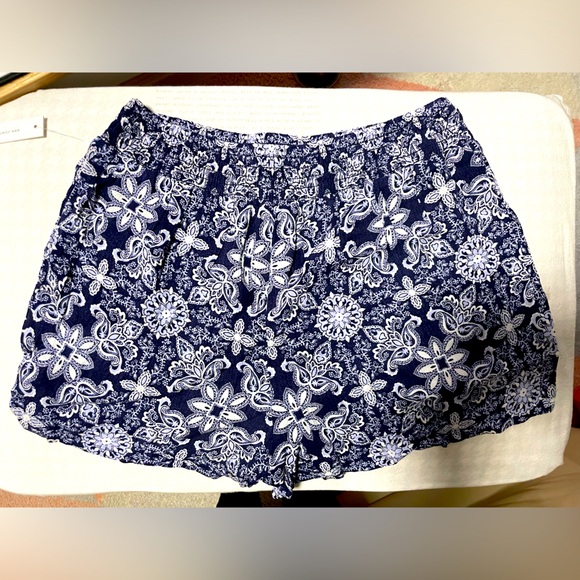 Joe B patterned shorts - Picture 2 of 5